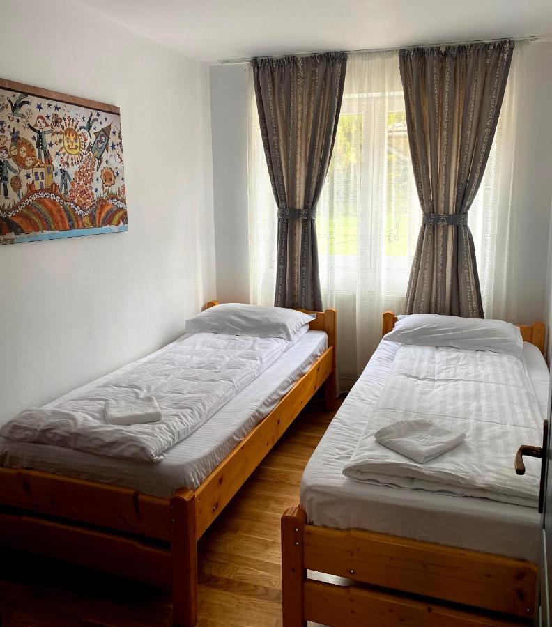 Hotel Csillag Panzio à Lunca de Jos  Extérieur photo