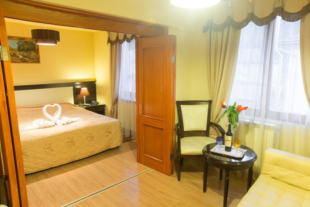 Hotel Csillag Panzio à Lunca de Jos  Extérieur photo