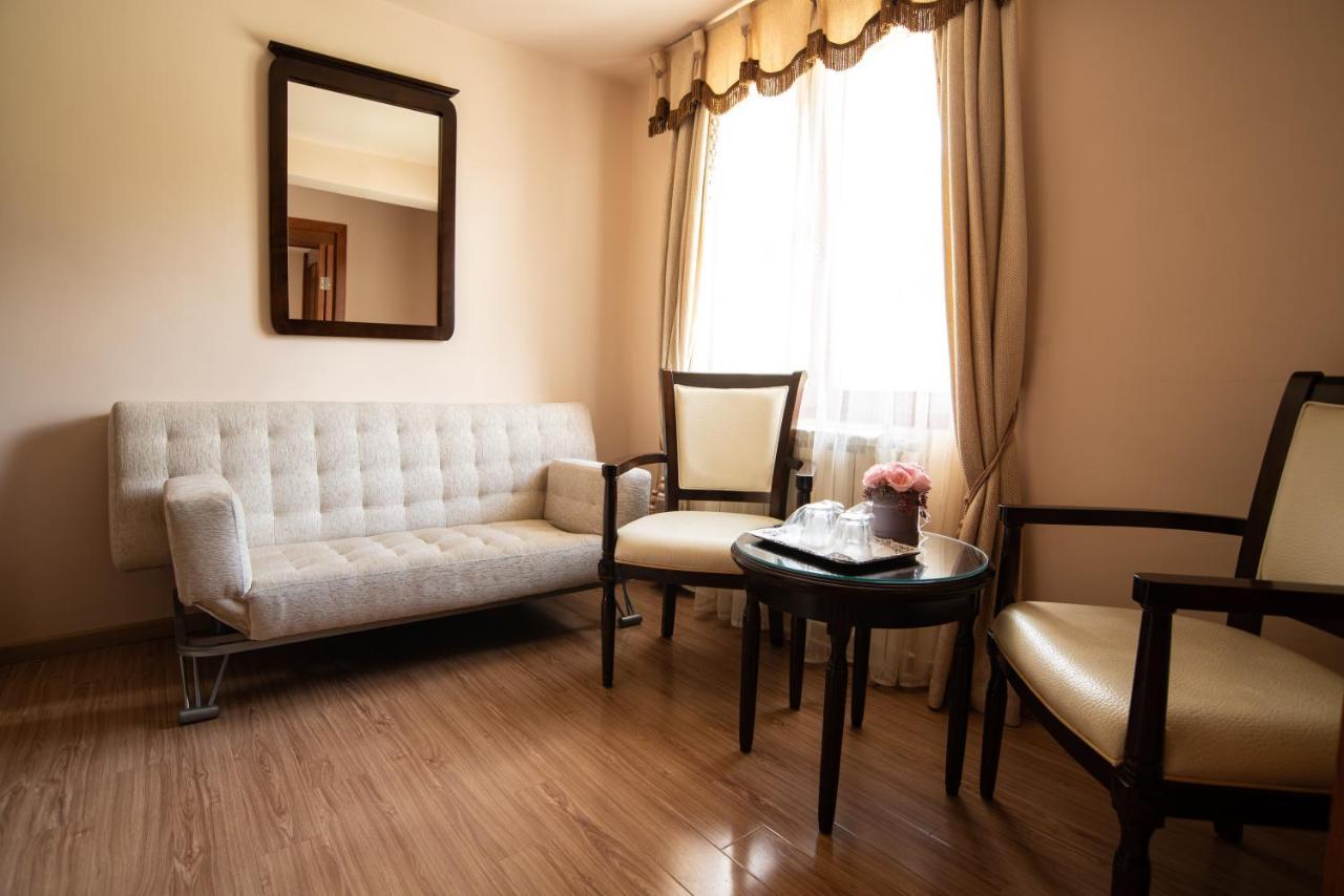 Hotel Csillag Panzio à Lunca de Jos  Extérieur photo